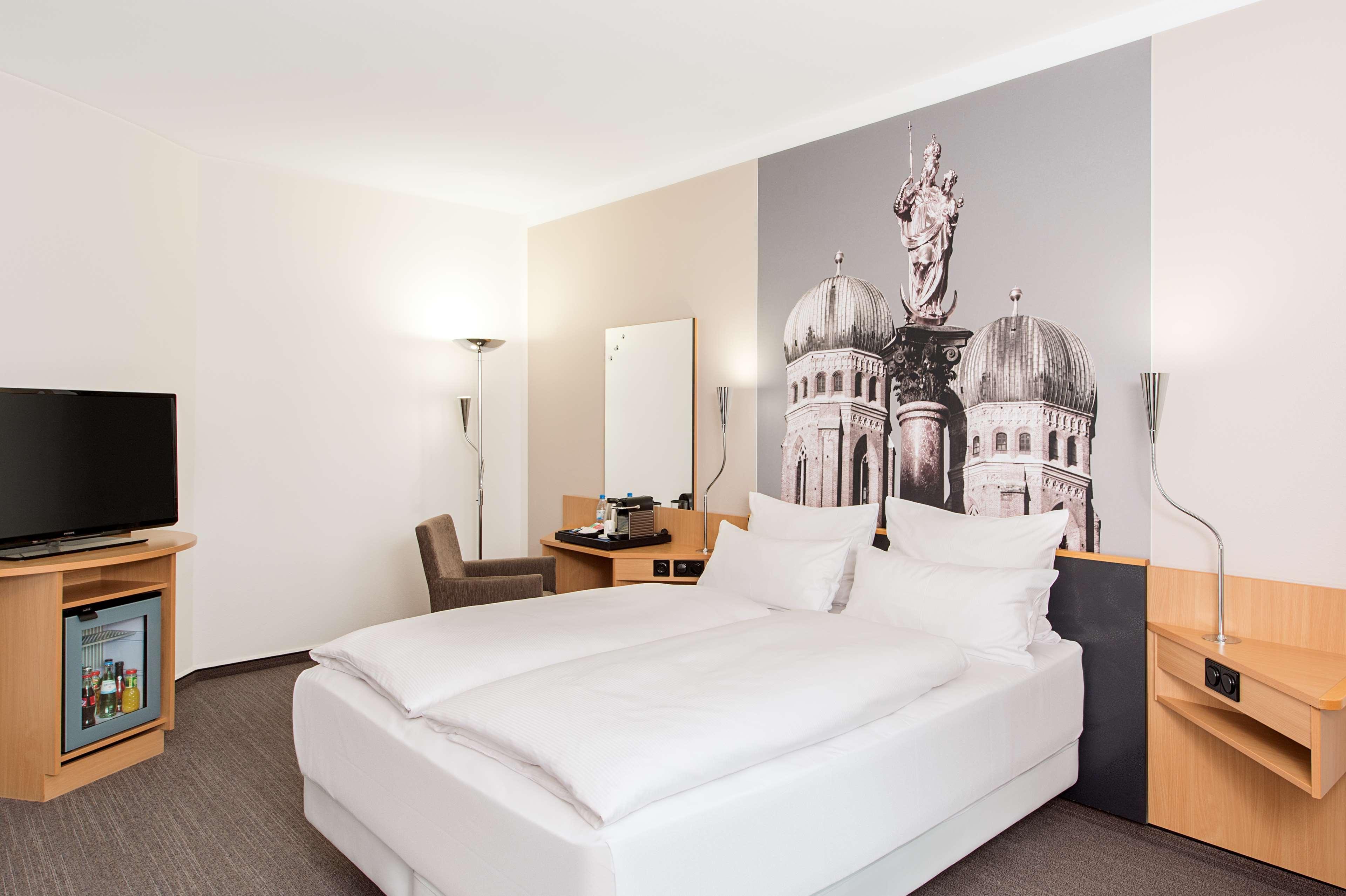Nh Muenchen Messe Hotel Exterior photo
