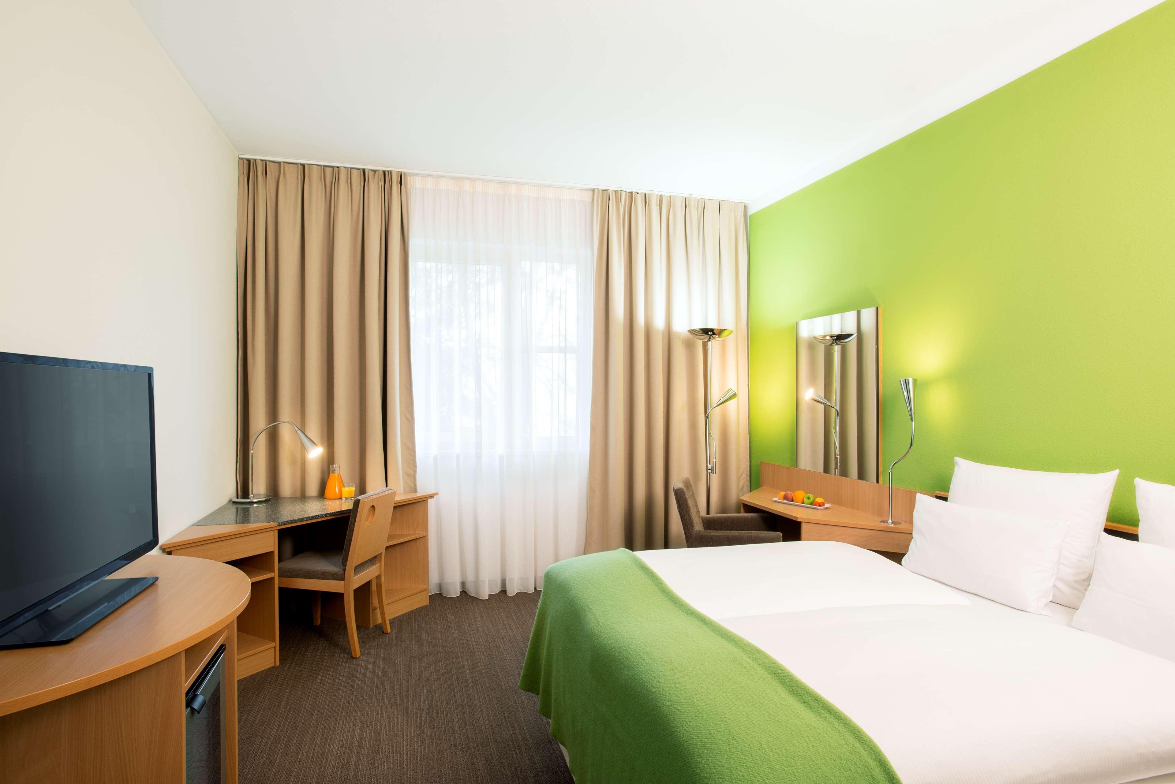 Nh Muenchen Messe Hotel Exterior photo