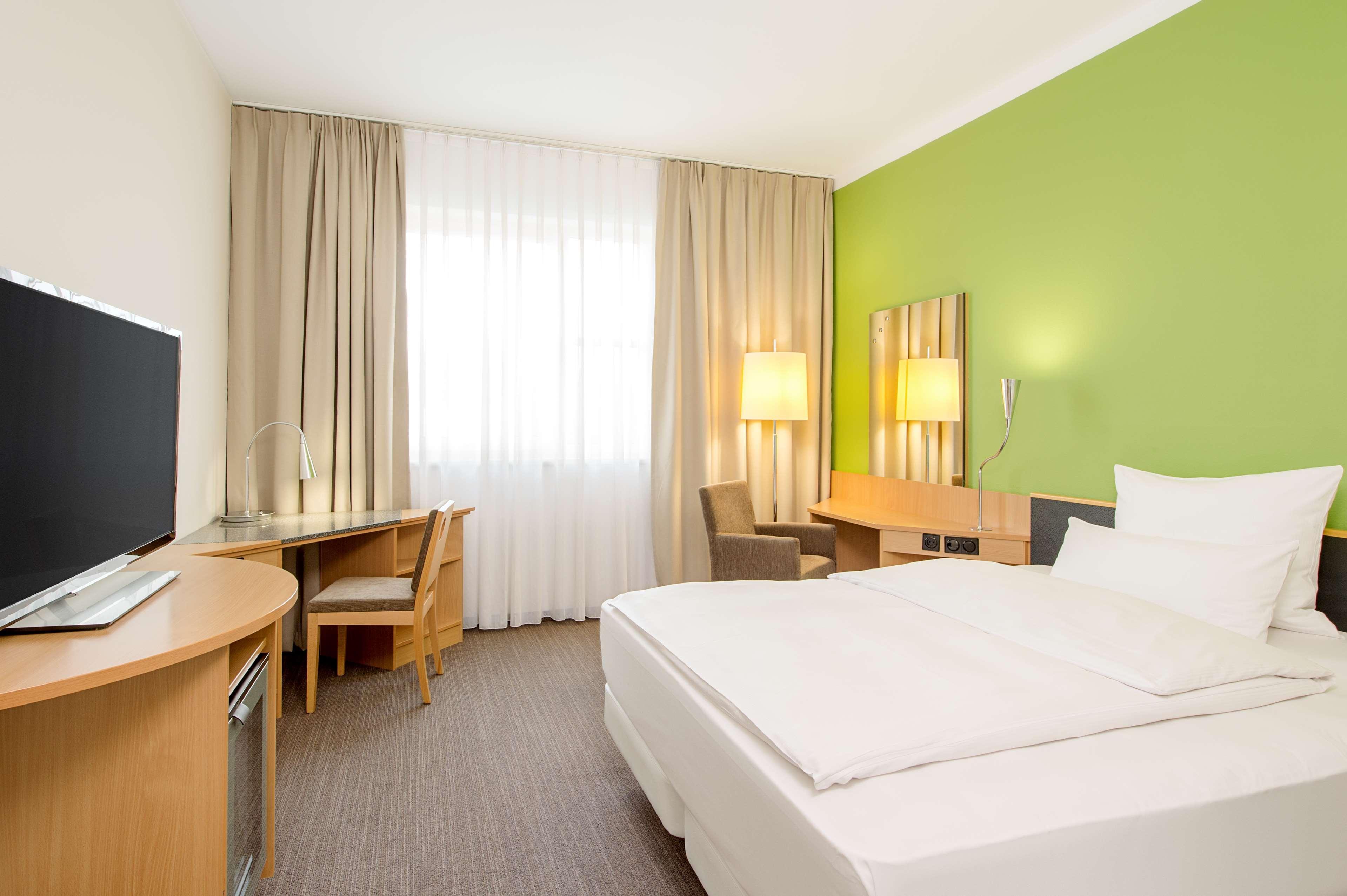 Nh Muenchen Messe Hotel Exterior photo
