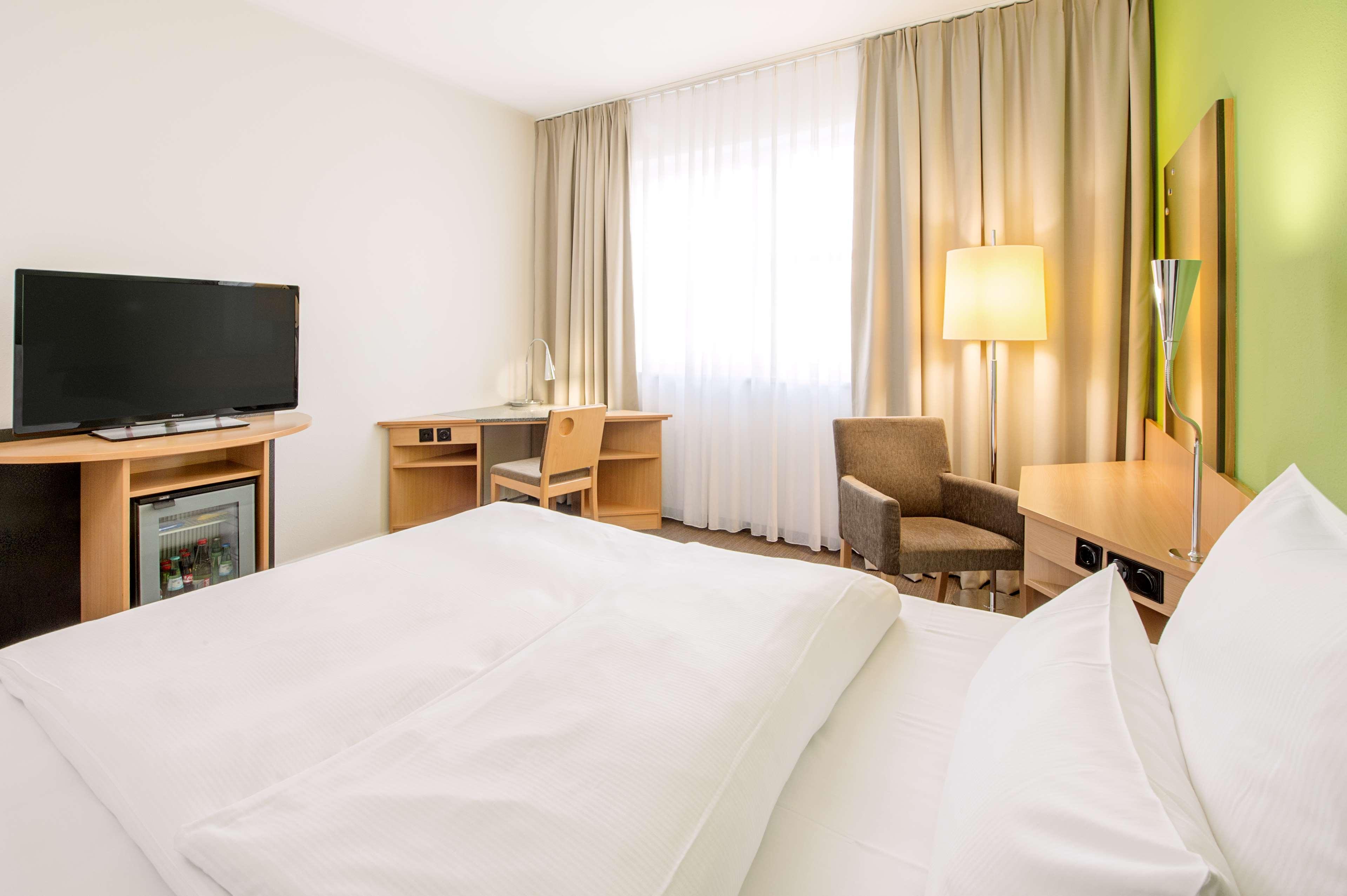 Nh Muenchen Messe Hotel Exterior photo