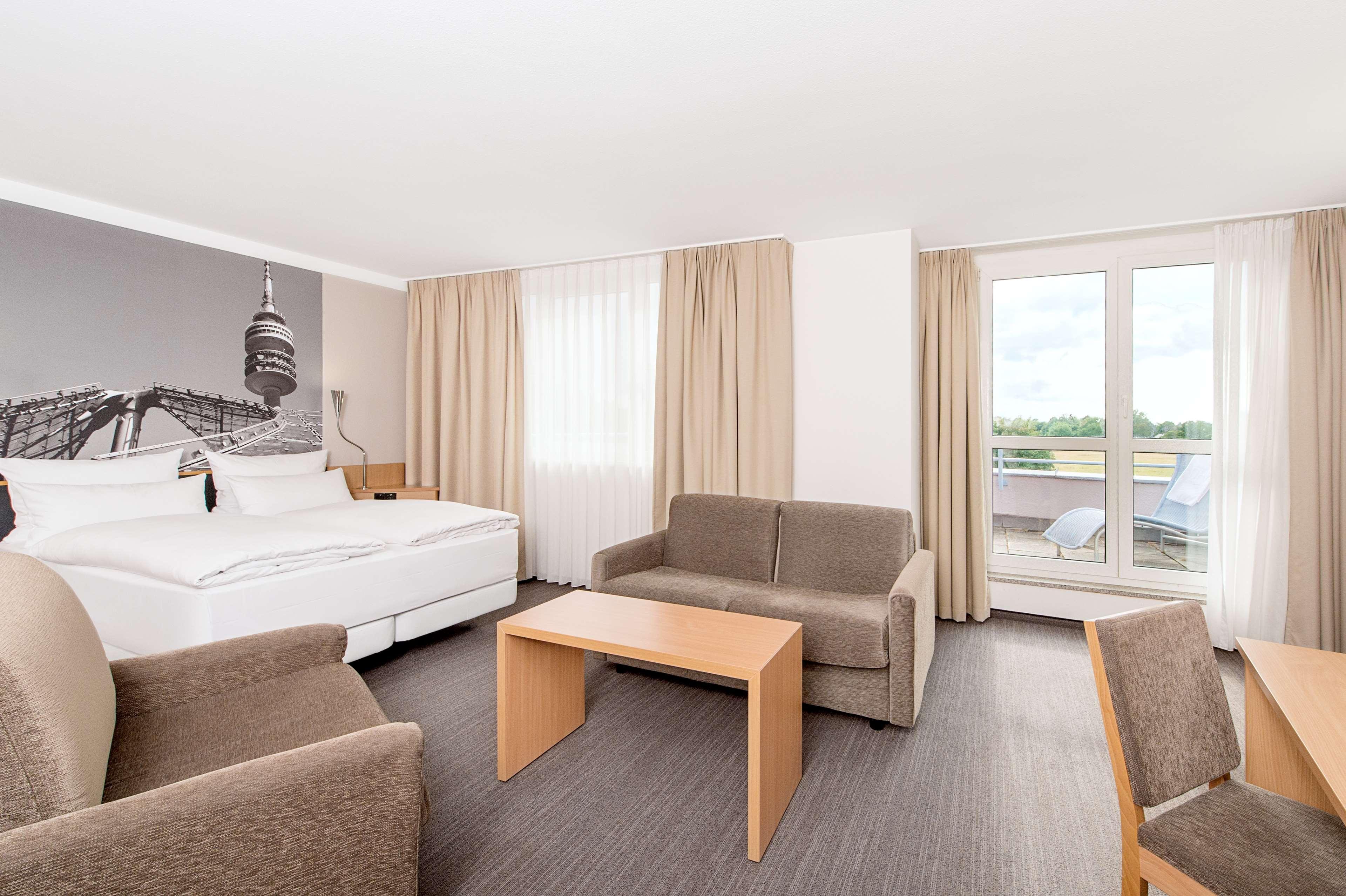 Nh Muenchen Messe Hotel Exterior photo