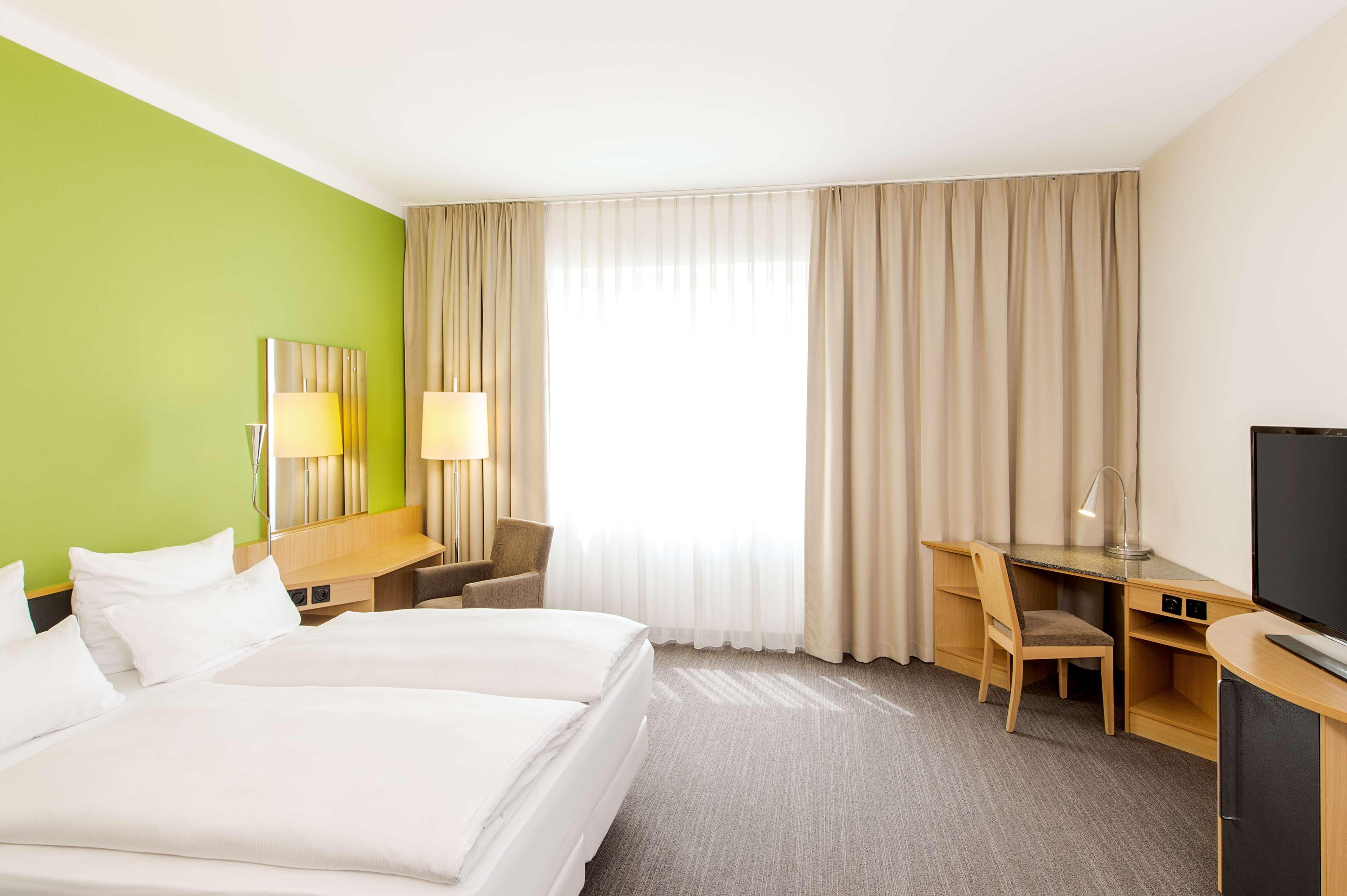 Nh Muenchen Messe Hotel Exterior photo