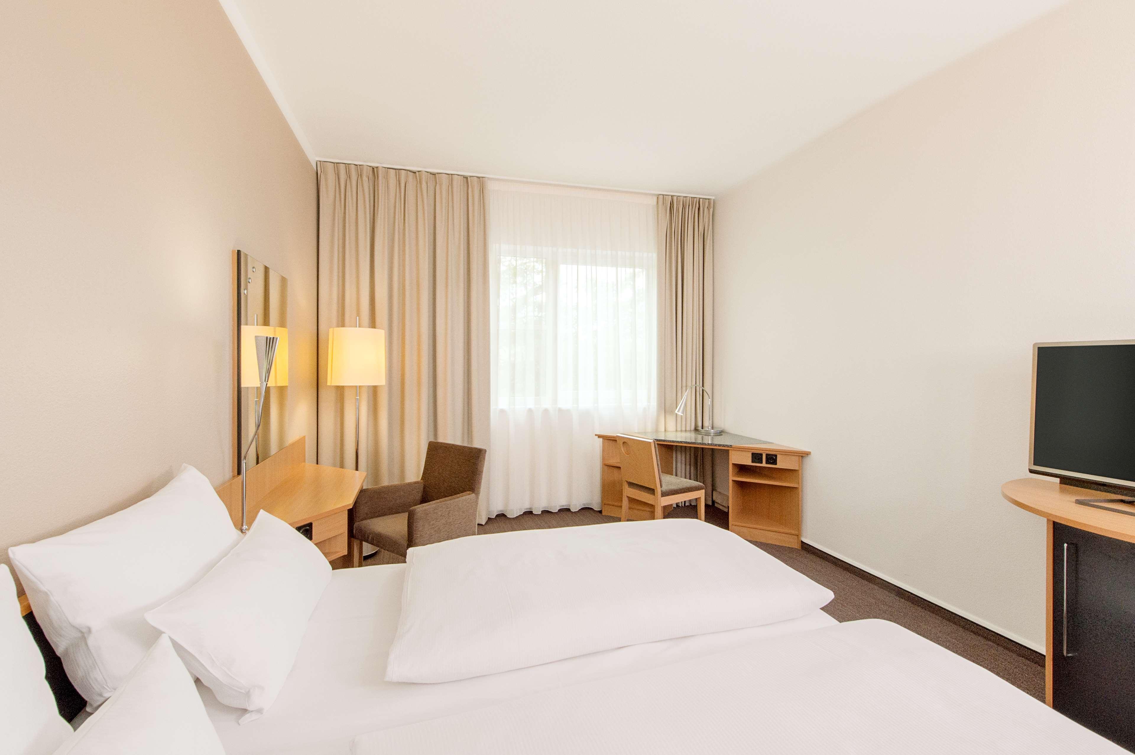 Nh Muenchen Messe Hotel Exterior photo